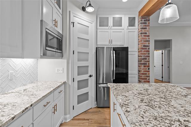 Building Photo - 24 Turtle Creek Dr