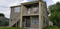 Building Photo - 925-927 Flood St