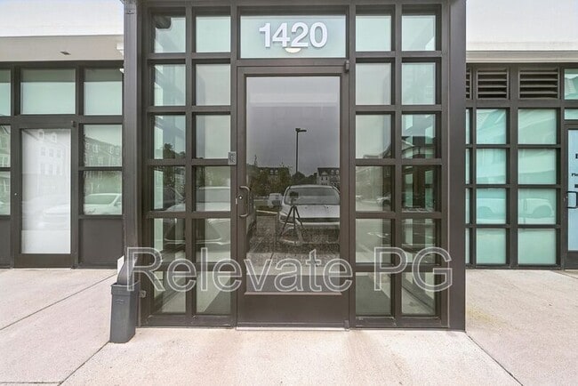 Building Photo - 1420 Ewing Pk Lp