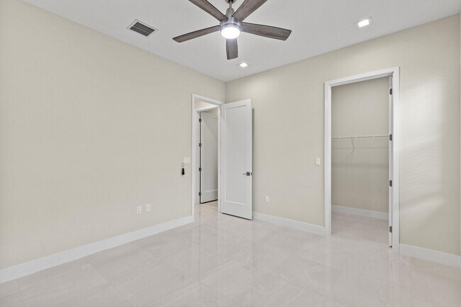 Building Photo - 10033 Stockrun Dr