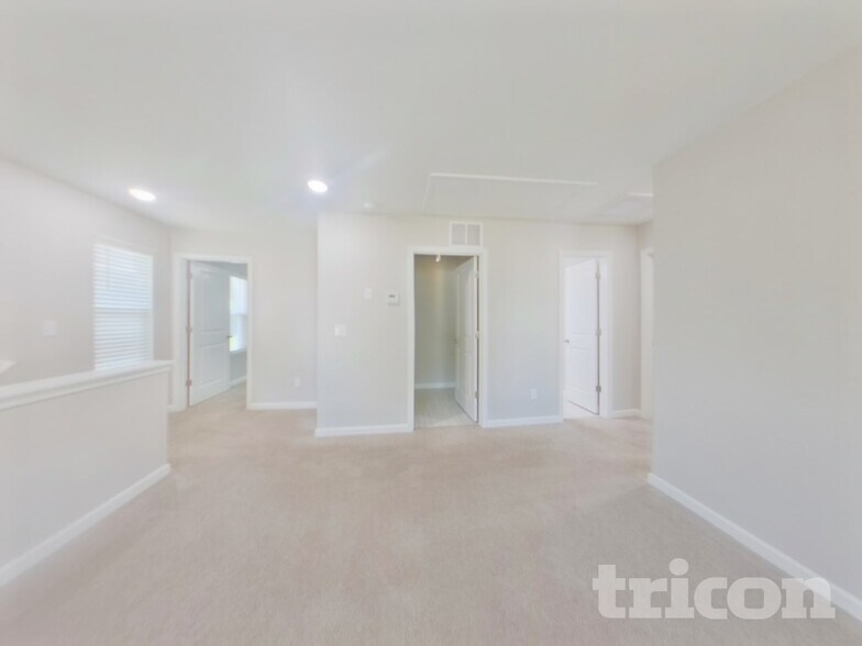 Building Photo - 126 Spring Knoll Dr