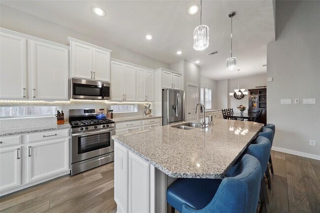 Building Photo - 11103 Bluewater Lagoon Cir
