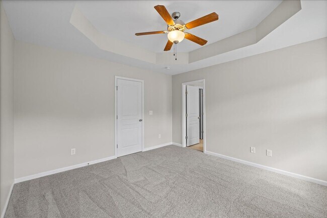 Building Photo - Well Maintained Three Bedroom Home!