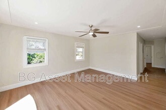 Building Photo - 2801 Sabral Cir