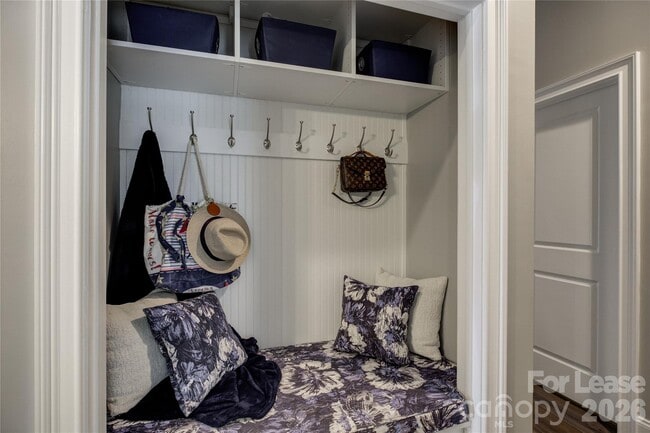 Building Photo - 82132 Standing Oak Dr