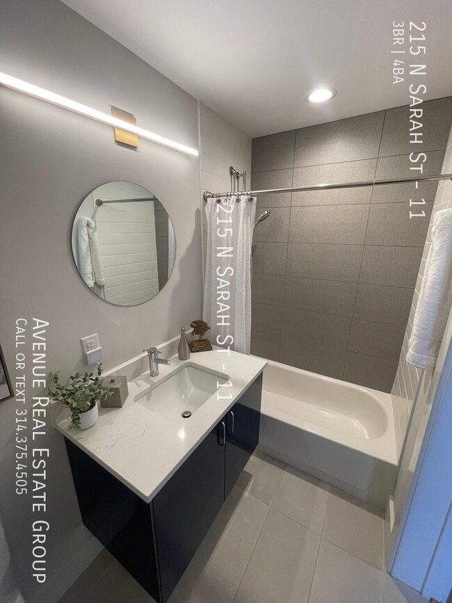 Building Photo - 215 N Sarah St