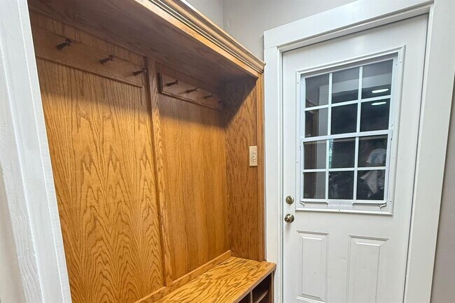 Building Photo - 9303 Robins Nest Ln