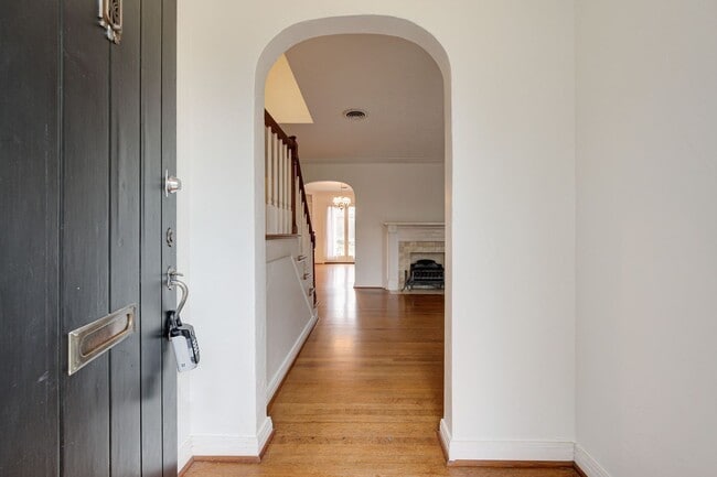 Building Photo - Remodeled 4BD/3BTH With a Single Car Garage Home Near Penn Square Mall and Classen Curve