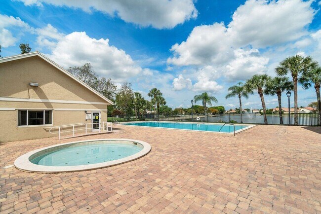 Building Photo - 10325 Hidden Springs Ct