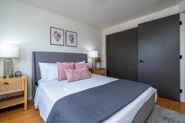 Building Photo - 1430 3rd Ave E