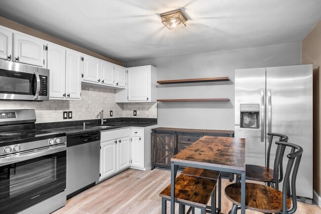 Building Photo - 145 Essex Ave