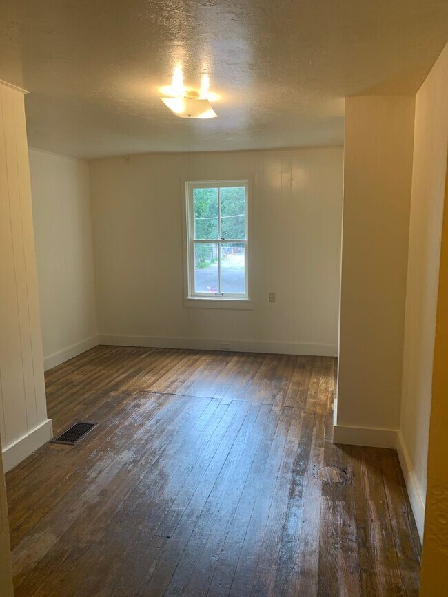 Building Photo - York City-3 Bedroom 1 Bath House