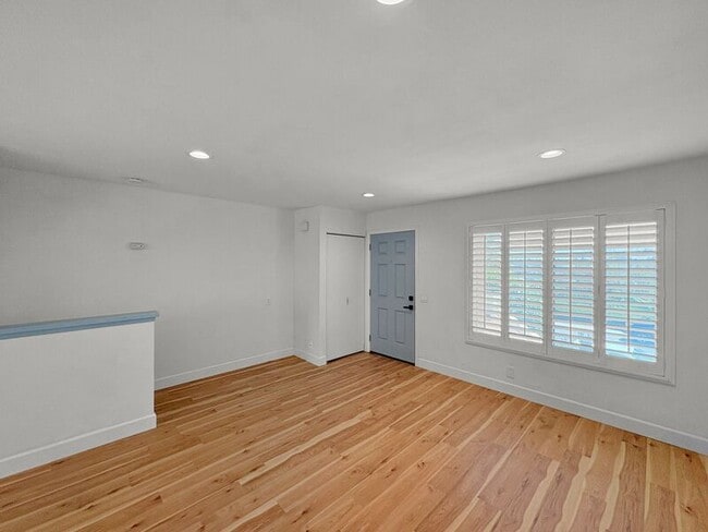 Building Photo - 8320 Via Sonoma