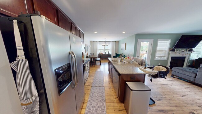 Building Photo - $500 OFF 1st Month's Rent if Leased by 07/...