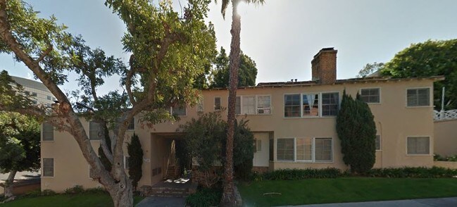 Building Photo - 10946 1/2 Roebling Ave