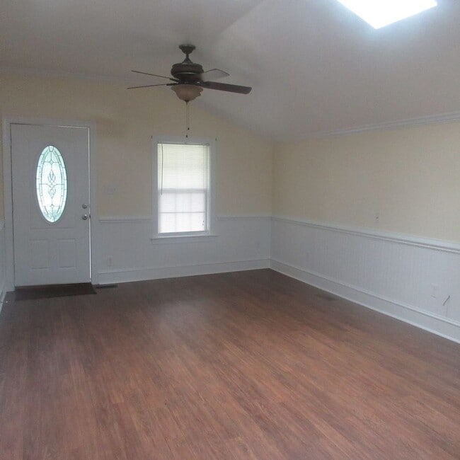 Building Photo - 2211 Blue Creek Rd