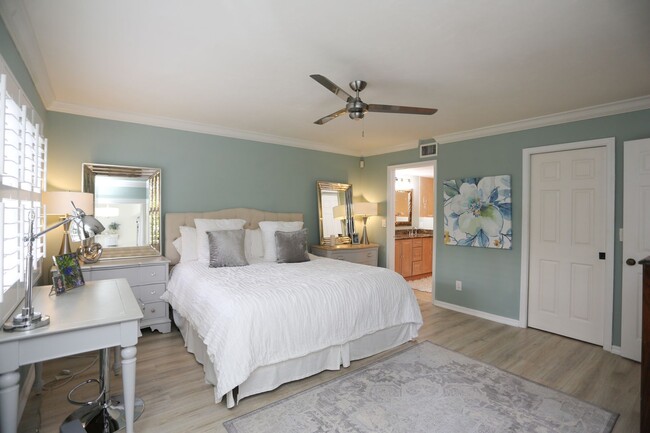 Building Photo - **WORLD TENNIS CENTER**3 BEDS/3.5 BATHS**F...