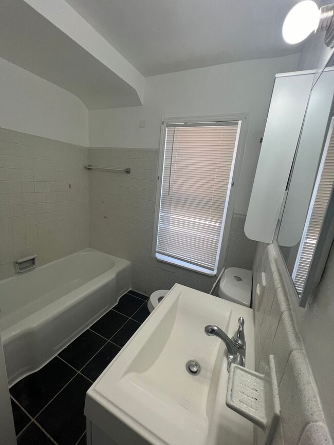 Building Photo - 13747 Vassar Dr