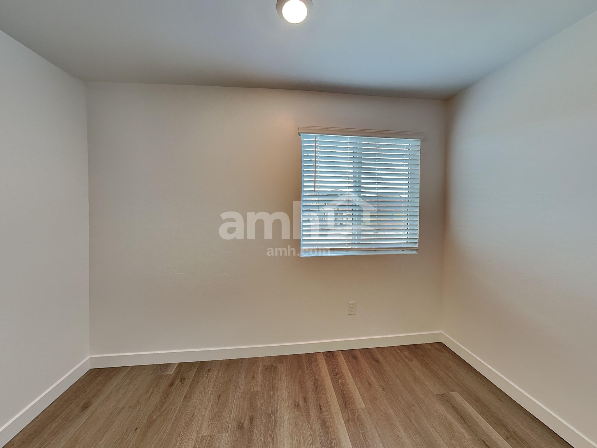 Building Photo - 18489 W El Cortez Pl