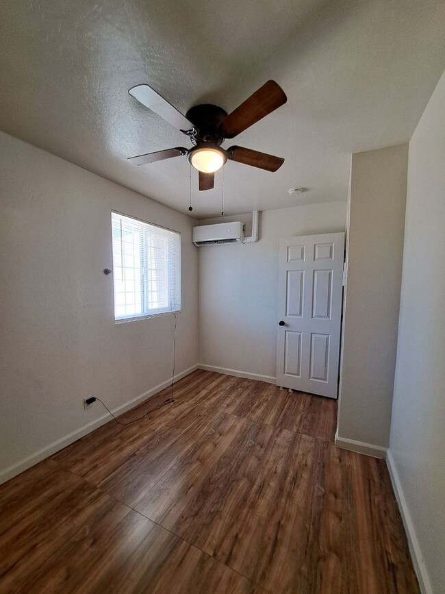 Building Photo - 2-bedroom Single Family Home with Solar!