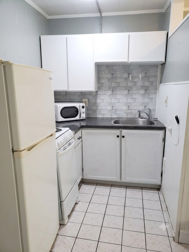 Building Photo - 164 Tradewinds Dr NW