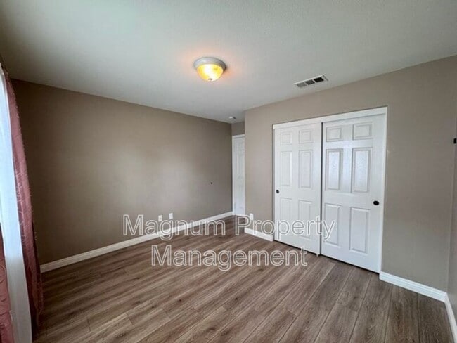 Building Photo - 35889 Wolverine Ln