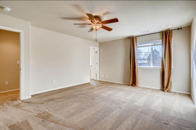 Building Photo - Spacious 3-Bed, 2.5-Bath Townhouse in Waln...