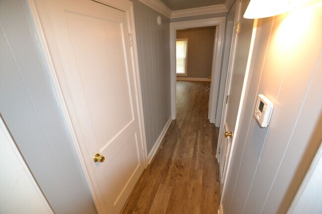 Building Photo - Updated, 3 bedroom, 2 bath home on treed lot in coveted Brownsfield Community