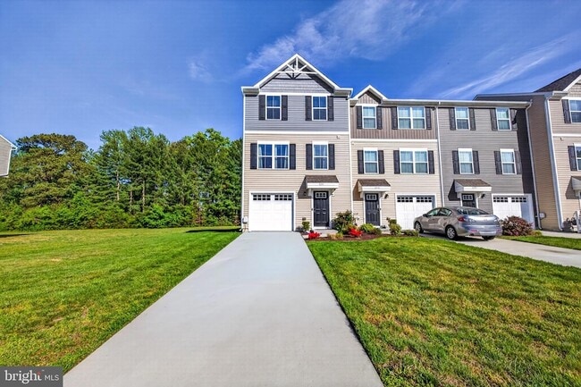 Building Photo - 6364 Pebblebrook Dr