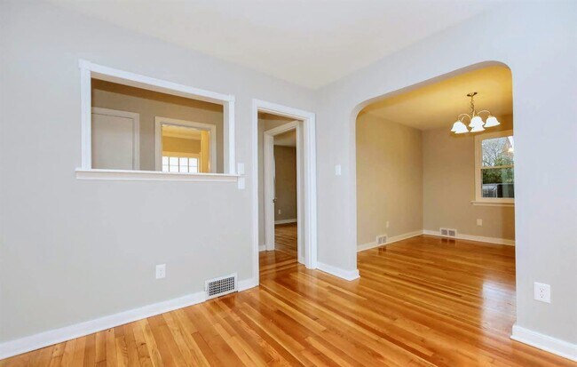 Building Photo - 1408 Gates St