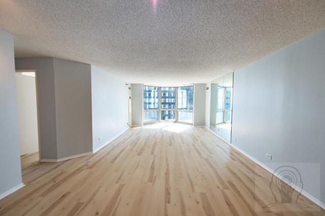 Building Photo - 2 bedroom in CHICAGO IL 60601