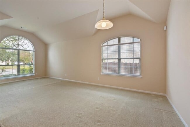 Building Photo - 2405 Speidel Dr
