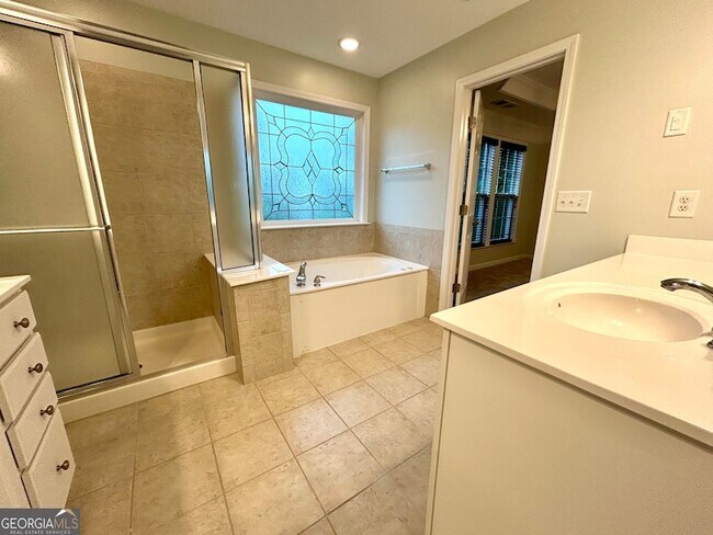Building Photo - 4692 Wehunt Commons Dr