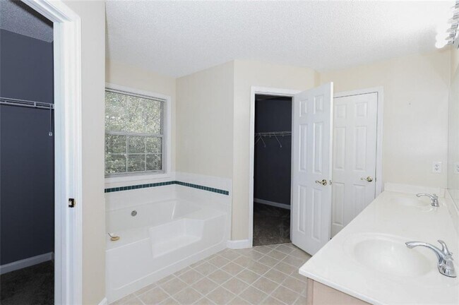 Building Photo - 4235 Bucknell Dr