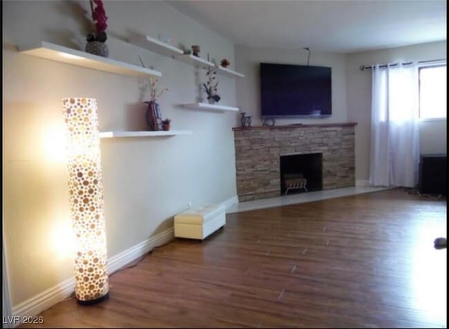 Building Photo - 132 Shadow Ln