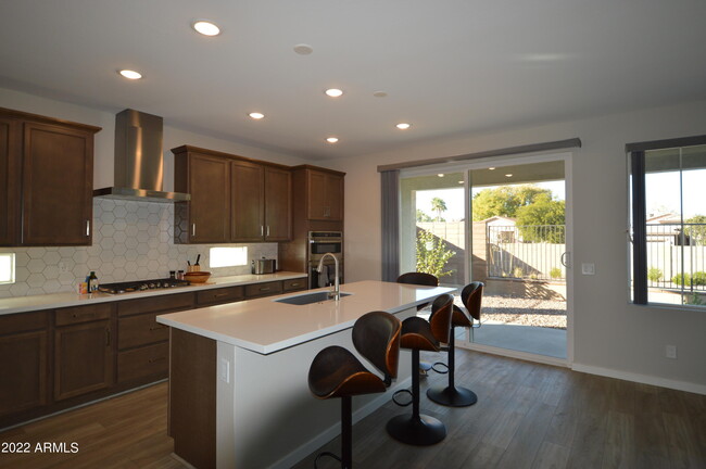 Building Photo - 1326 W Coyote Dr