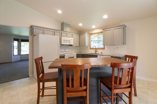 Building Photo - 7712 Thetis Dr