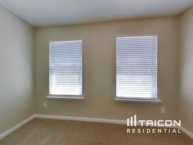 Building Photo - 4050 Tarnwood Pl