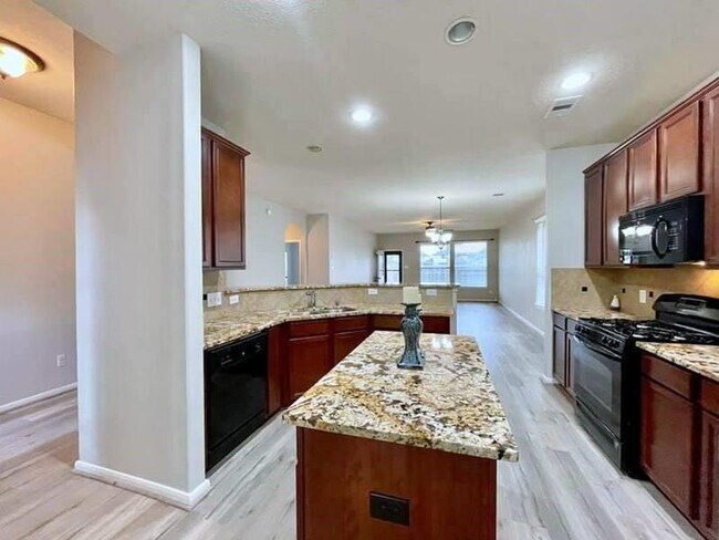 Building Photo - 21510 Sierra Long Dr