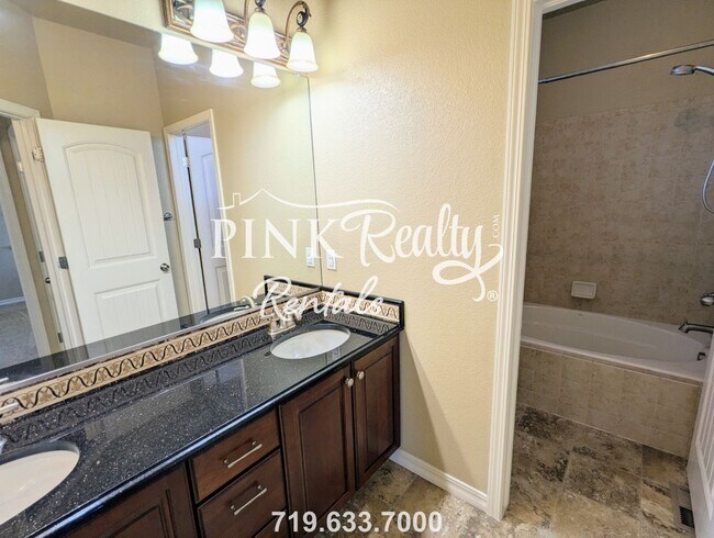 Building Photo - 7695 Wrangler Ridge Dr