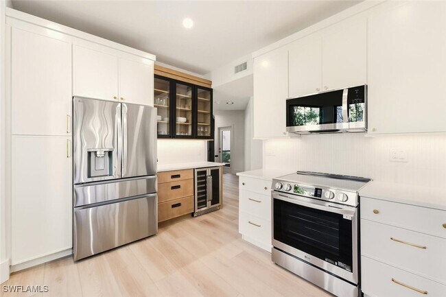 Building Photo - 2396 Ravenna Blvd