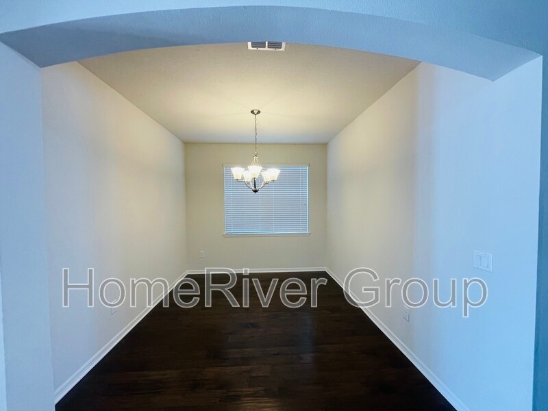 Building Photo - 11310 Leland Groves Dr