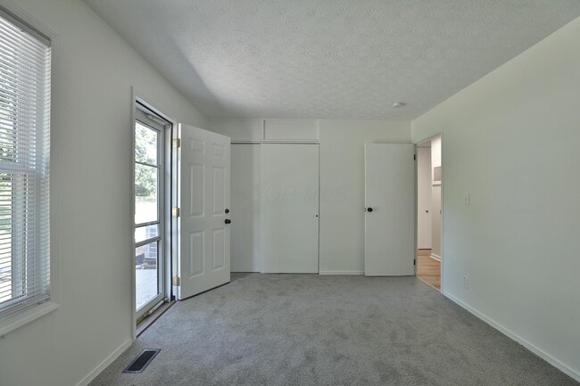 Building Photo - 601 Daventry Ln