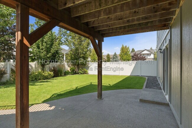 Building Photo - 17415 E Shamrock Ct