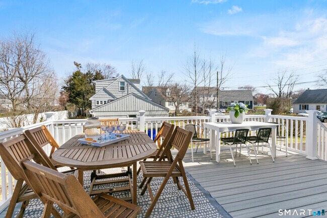 Building Photo - 12 Sandy Way