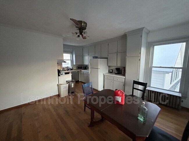 Building Photo - 308 Pawtucket St
