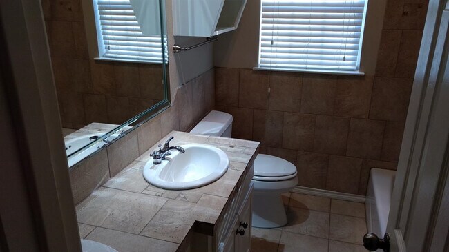 Building Photo - 3015 32nd St