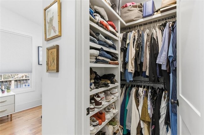 Building Photo - 1030 Kirkwood Ave SE