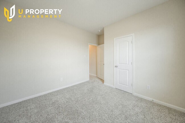 Building Photo - 1817 Dahlia Way