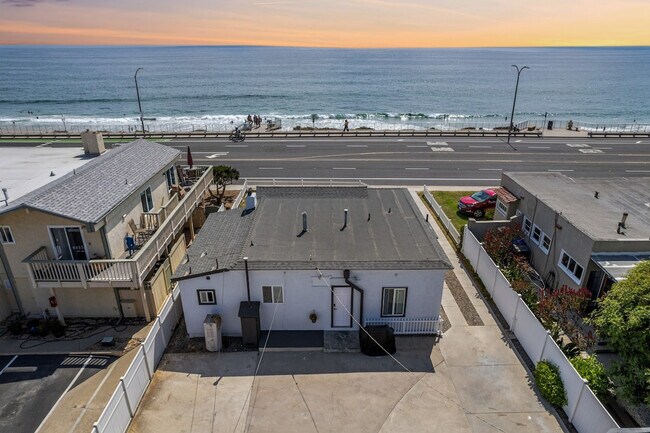 Building Photo - 3424 Carlsbad Blvd